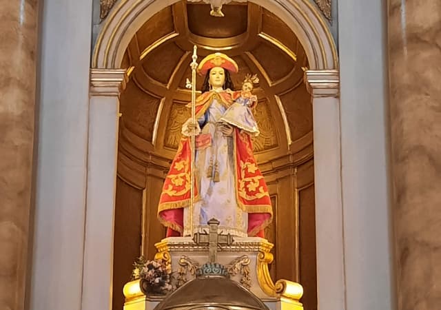 ポンテベドラ教会の聖母ペレグリナ