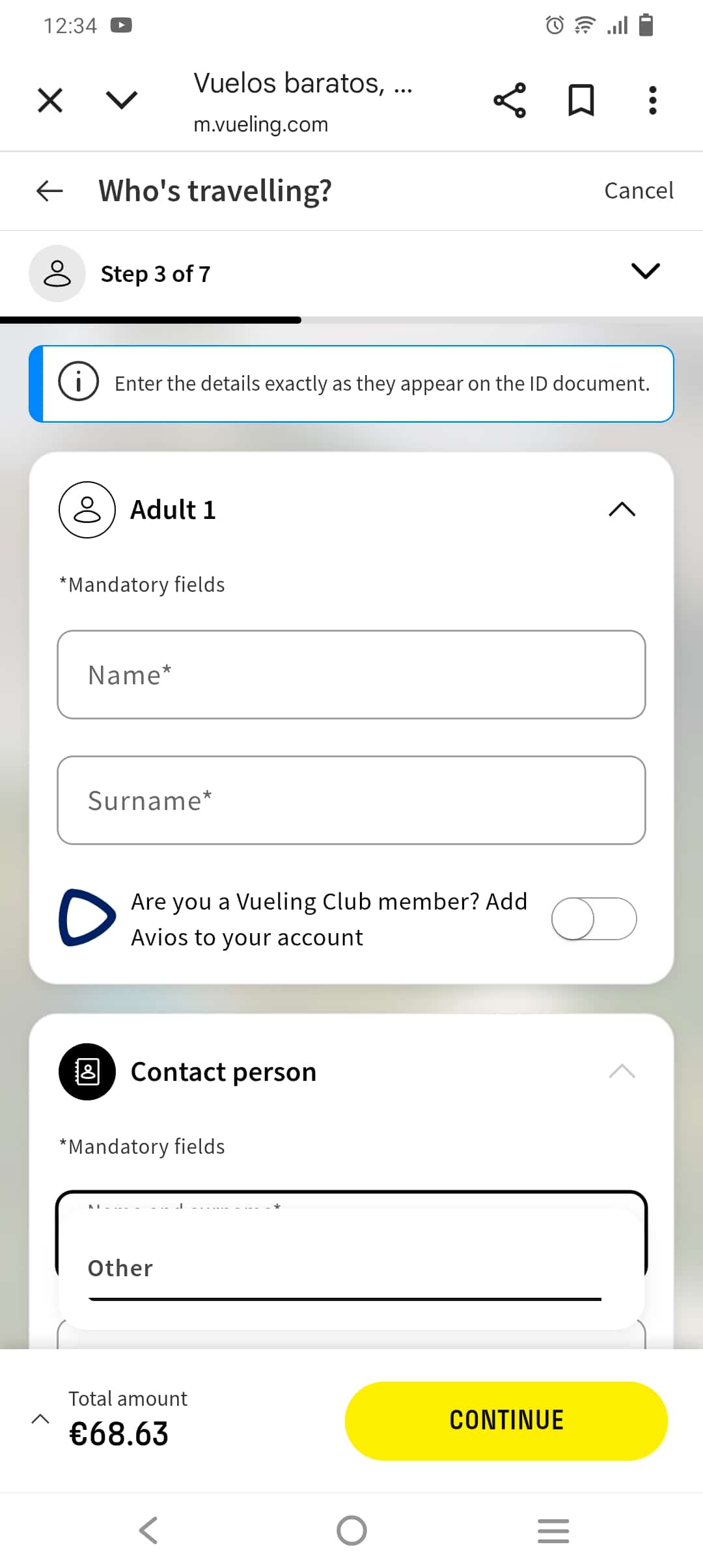 Vueling 搭乗者情報入力画面の例