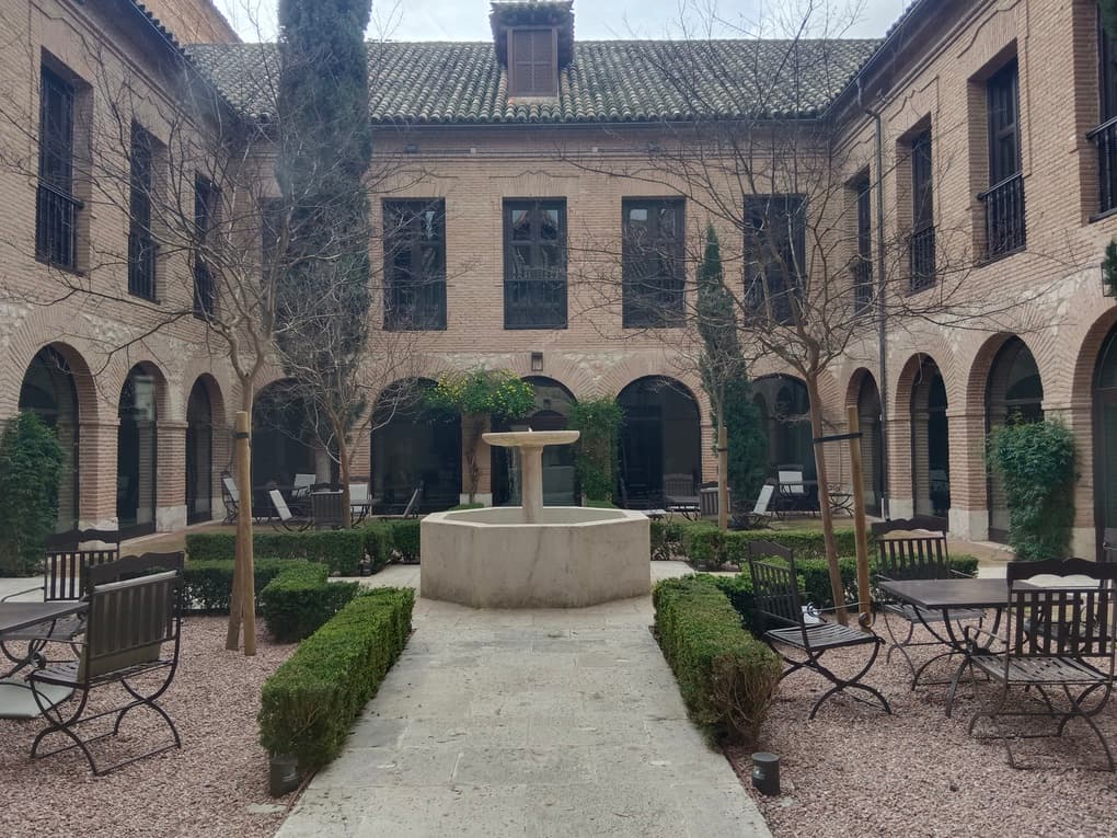 チンチョンのパラドールのパティオ